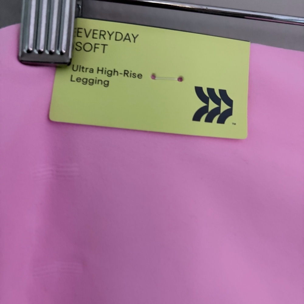 NWT Women’s All In Motion Leggings - Picture 3 of 8